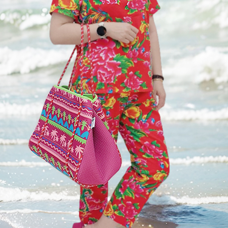 Fashionable and Trendy Large-C - Yoga Fitness Holiday recension och pris