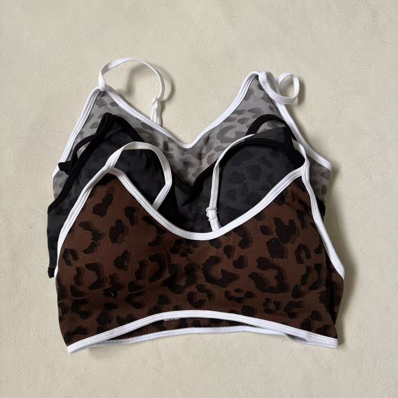 Logo Women's Beautiful Back Ga - Yoga Fitness Logo Design recension och pris