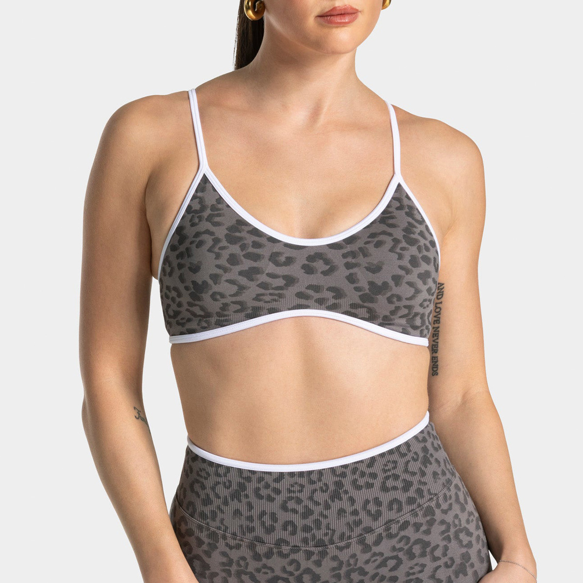 Logo Women's Beautiful Back Ga - Yoga Fitness Logo Design recension och pris